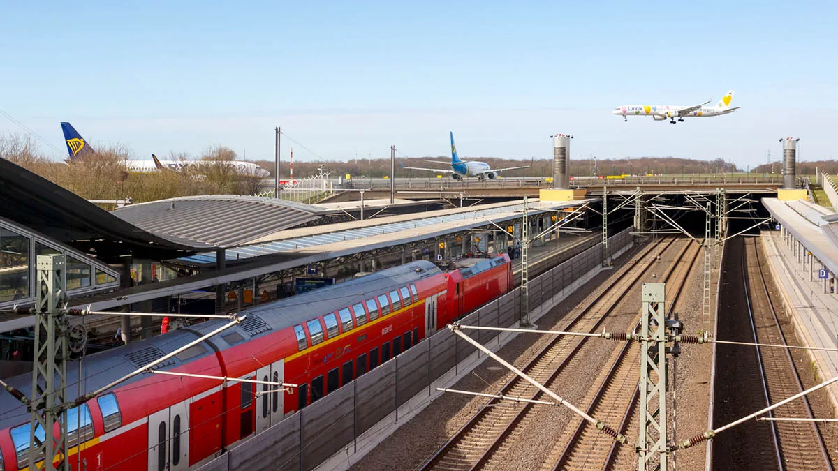 Bahn Flug iStock Boarding1Now-1173206857 Bahn Flug Düsseldorf