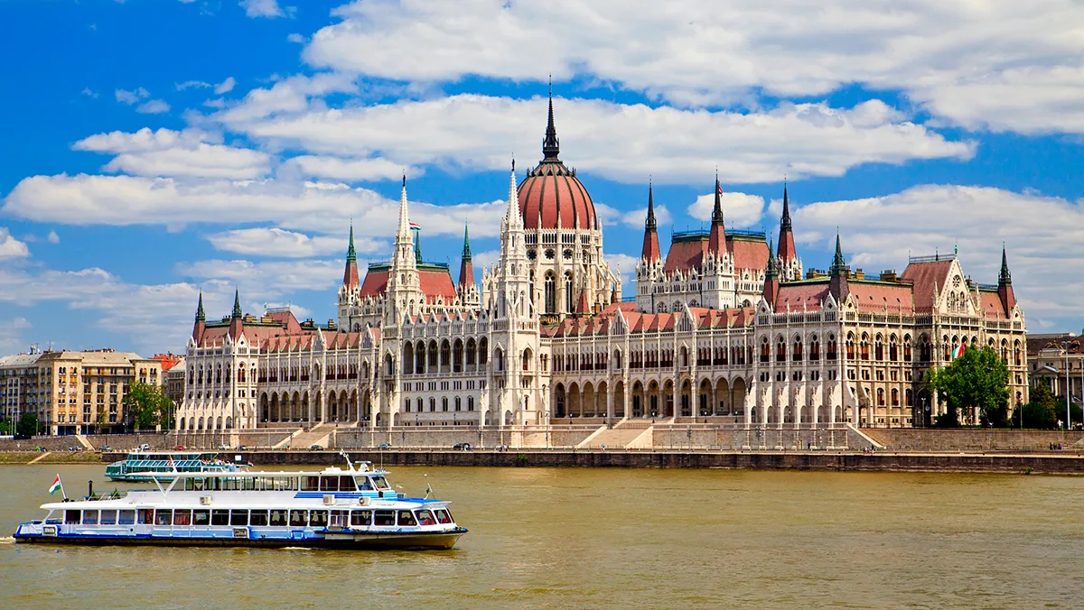 Ungarn Budapest Donau Parlament Foto iStock Anita Bonita Ungarn Budapest Donau Parlament Foto iStock Anita Bonita.jpg