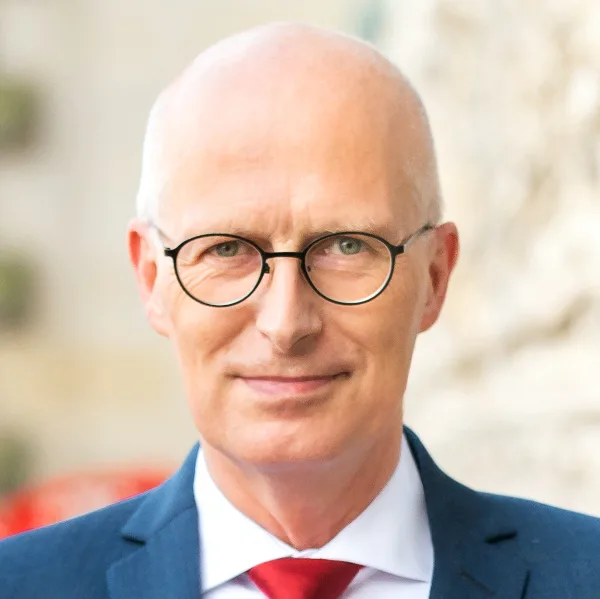 Tschentscher Hamburg Bürgermeister.jpg