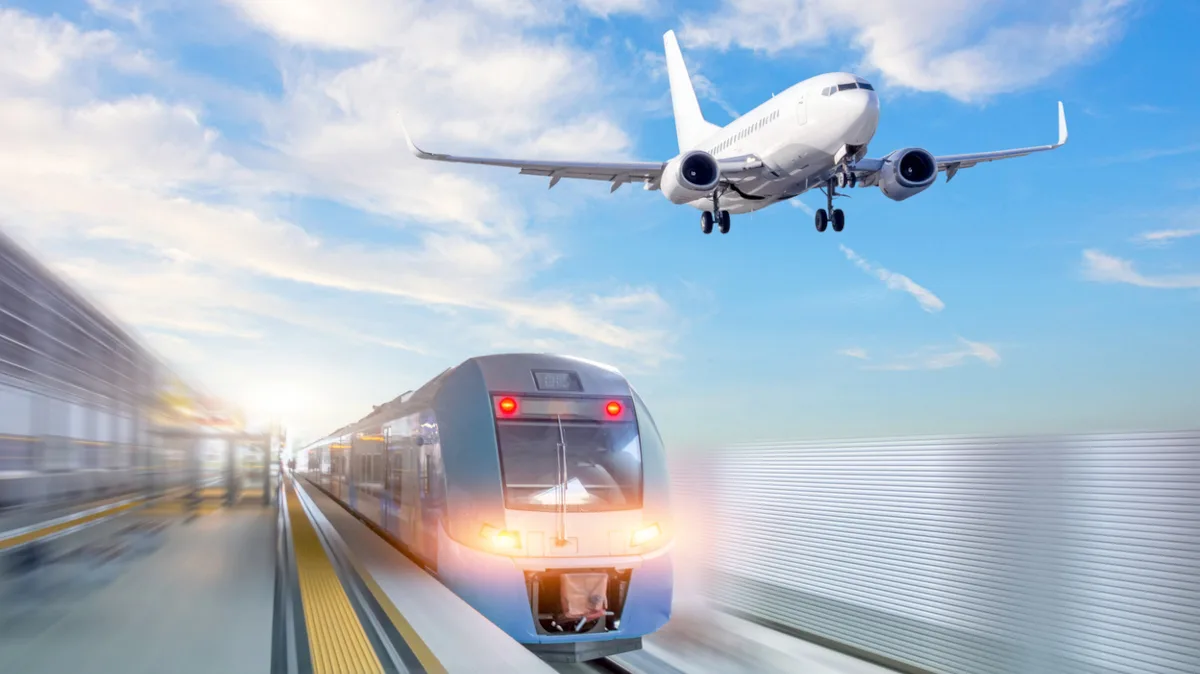 f3a11b988c6c-Zug-Flugzeug-iStock-aapsky-1415435495 Zug Flugzeug