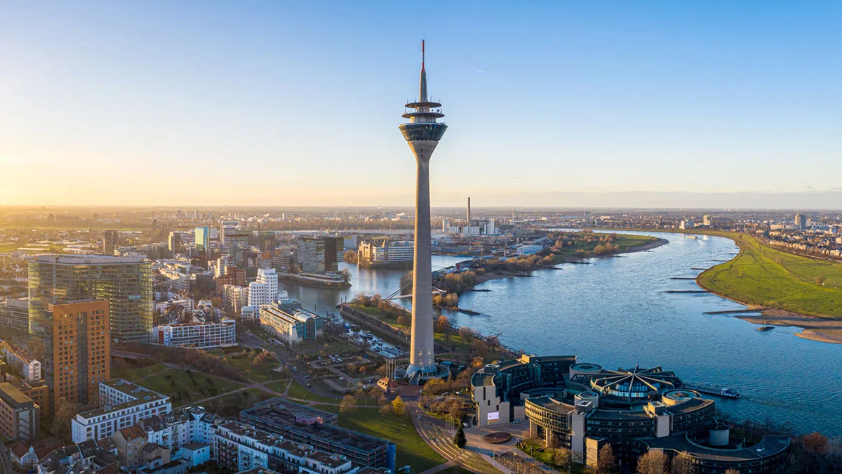 b9ab96208959-Deutschland-Duesseldorf-iStock-jotily-1294488702 Düsseldorf