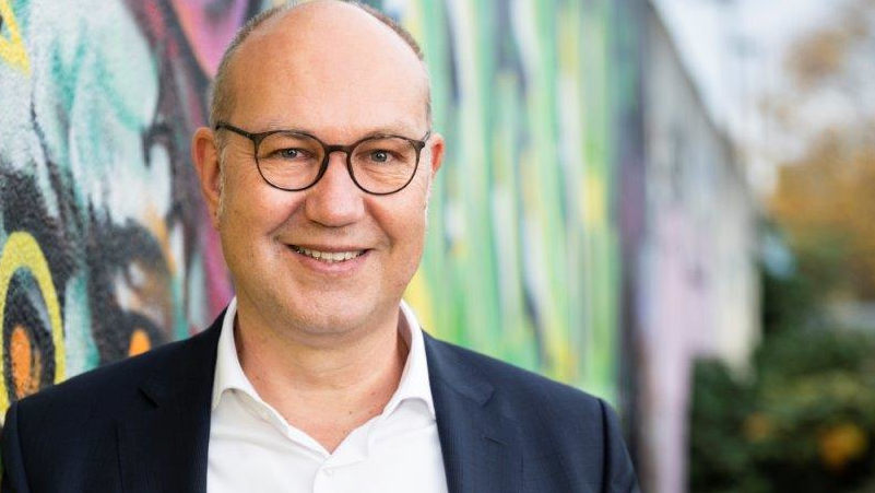 Rüdiger Schuch (57) steht seit Januar 2024 an der Spitze der Diakonie Deutschland 