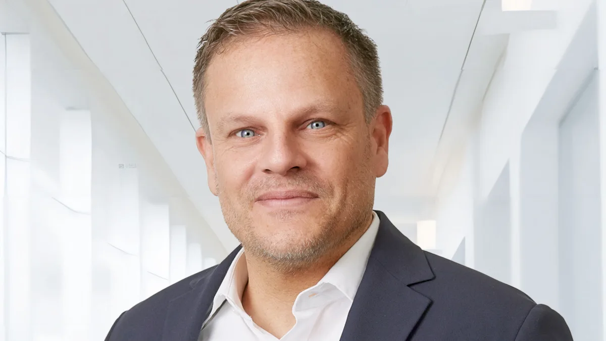 879c6027d788-Dombrowski-Raphael-Geschaeftsfuehrer-1A-Vista Dombrowski Raphael Geschäftsführer 1A Vista.jpg