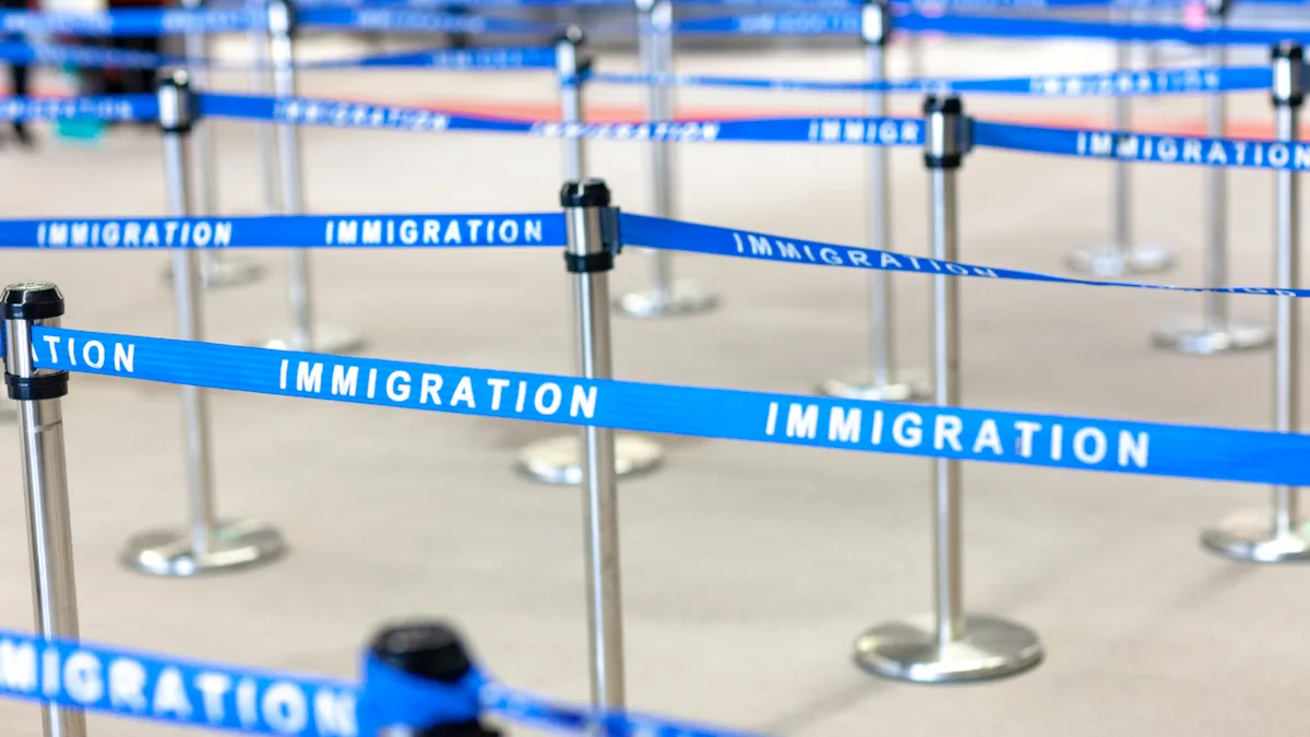 6abfbbffbc28-USA-Einreise-iStock-Tony-Studio-1096310984 USA Einreise