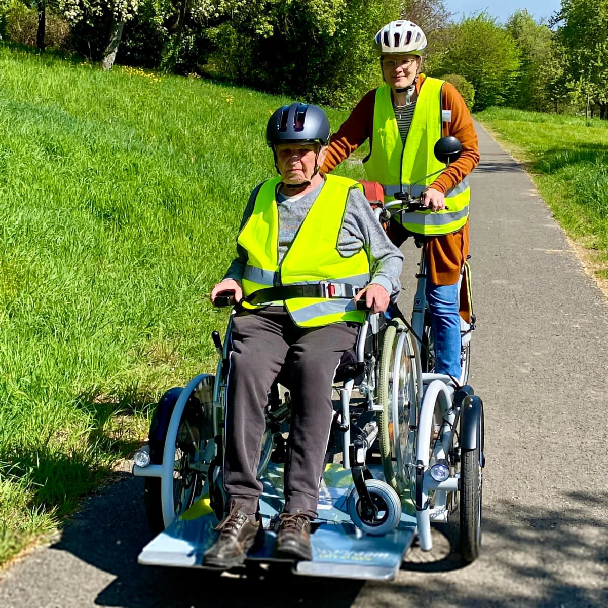 Kusterdinger Seniorenzentrum Gemeindepflegehaus Härten der Zieglerschen E-Lastenrad