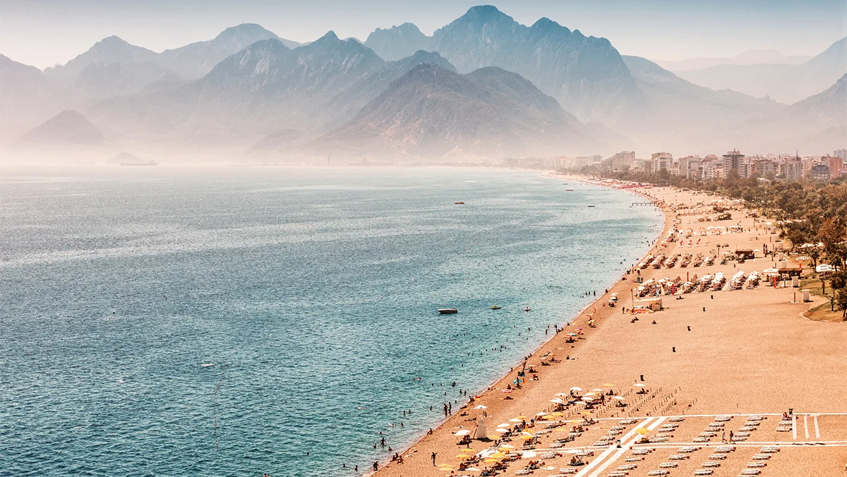 Türkei Anlaya Luftaufnahme Strand und Berge Foto iStock frantic00 Türkei Anlaya Luftaufnahme Strand und Berge Foto iStock frantic00.jpg
