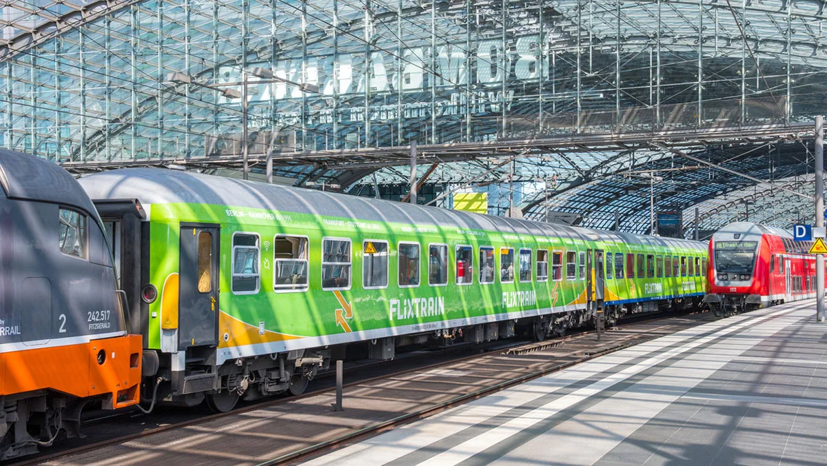 257a0d18a1b9-Flixtrain-iStock-Gestur-Gislason-1154489610 Flixtrain