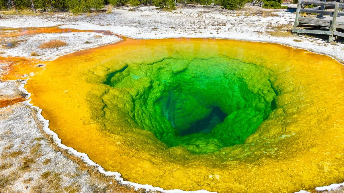 052b83b880dd-USA-Yellowstone-Morning-Glory-Pool-Foto-iStock-Inger-Eriksen USA Yellowstone Morning Glory Pool Foto iStock Inger Eriksen