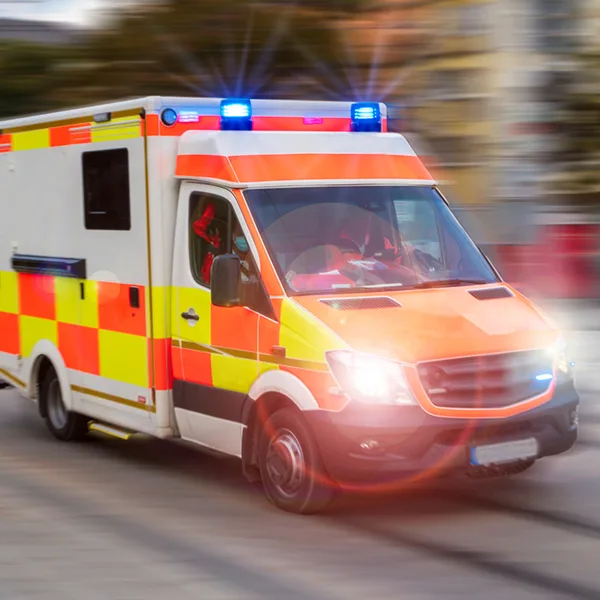 06a01258502a-Rettungswagen-Krankenwagen-Blaulicht-iStock-filmfoto Rettungswagen Krankenwagen Blaulicht iStock filmfoto.jpg