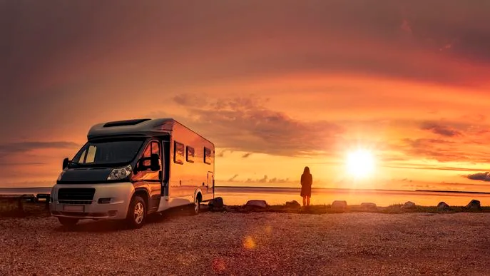 Wohnmobil Campen Foto iStock by-studio Wohnmobil Campen Foto iStock by-studio