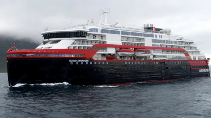 Hurtigruten MS Roald Amundsen Foto Hurtigruten Hurtigruten MS Roald Amundsen Foto Hurtigruten