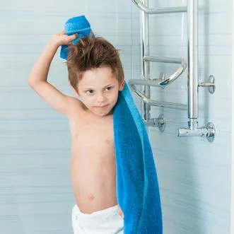 Kind im Bad Foto iStock Ruslanshug Kind im Bad Foto iStock Ruslanshug