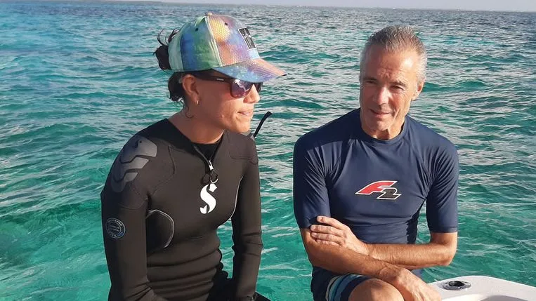 Jaenicke Hannes Cayman Islands Foto Jaenicke Hannes Cayman Islands Foto Blue Planet TV