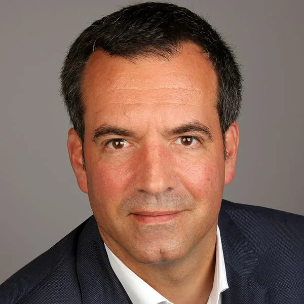 Mercure Hotel Stefan Winistörfer GM Foto Mercure Hotel Mercure Hotel Stefan Winistörfer GM Foto Mercure Hotel