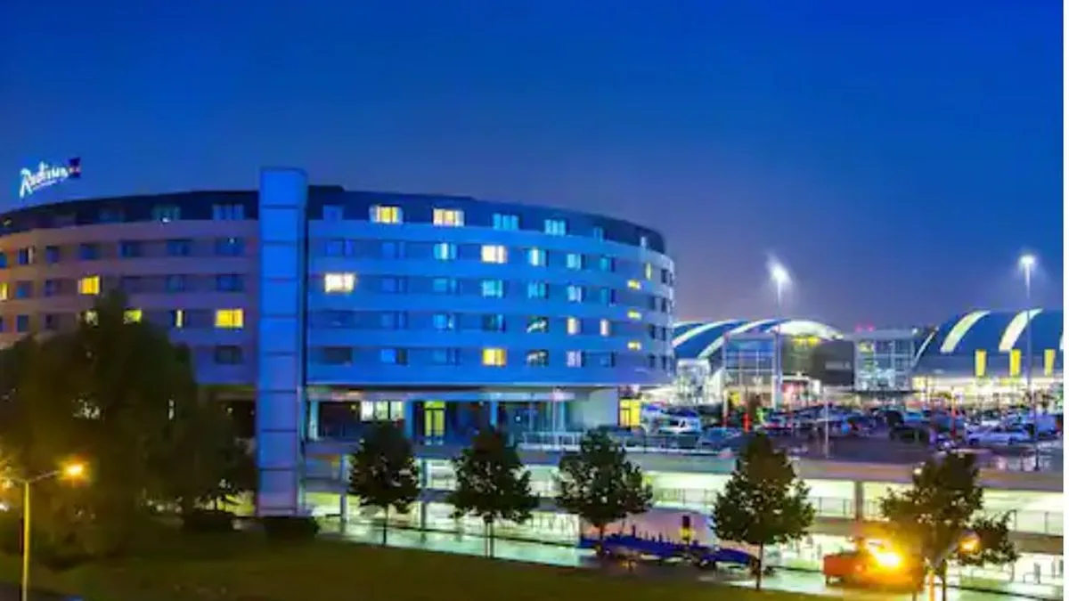 Radisson Blu Hamburg Airport Foto Radisson Blu Radisson Blu Hamburg Airport Foto Radisson Blu