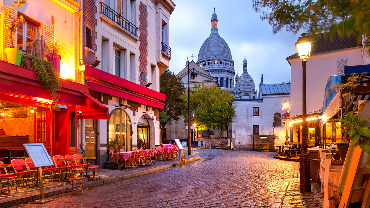 Frankreich Paris Montmatre Abendstimmung Foto iStock Kavalenkava Volha.jpg