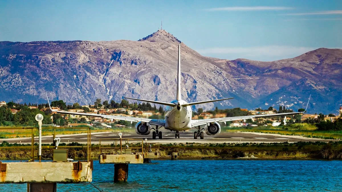 5c3f4902bede-Griechenland-Flughafen-Korfu-Foto-iStock-Kateryna-Mashkevych Griechenland Flughafen Korfu Foto iStock Kateryna Mashkevych