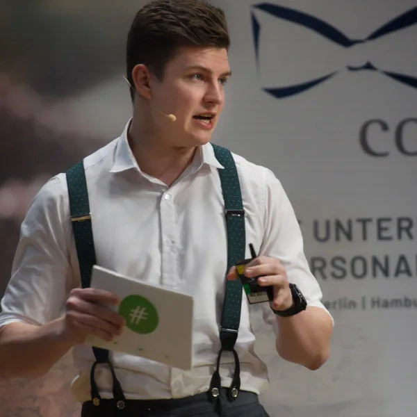 Jonah Grütters; Contec Forum, Generation Z