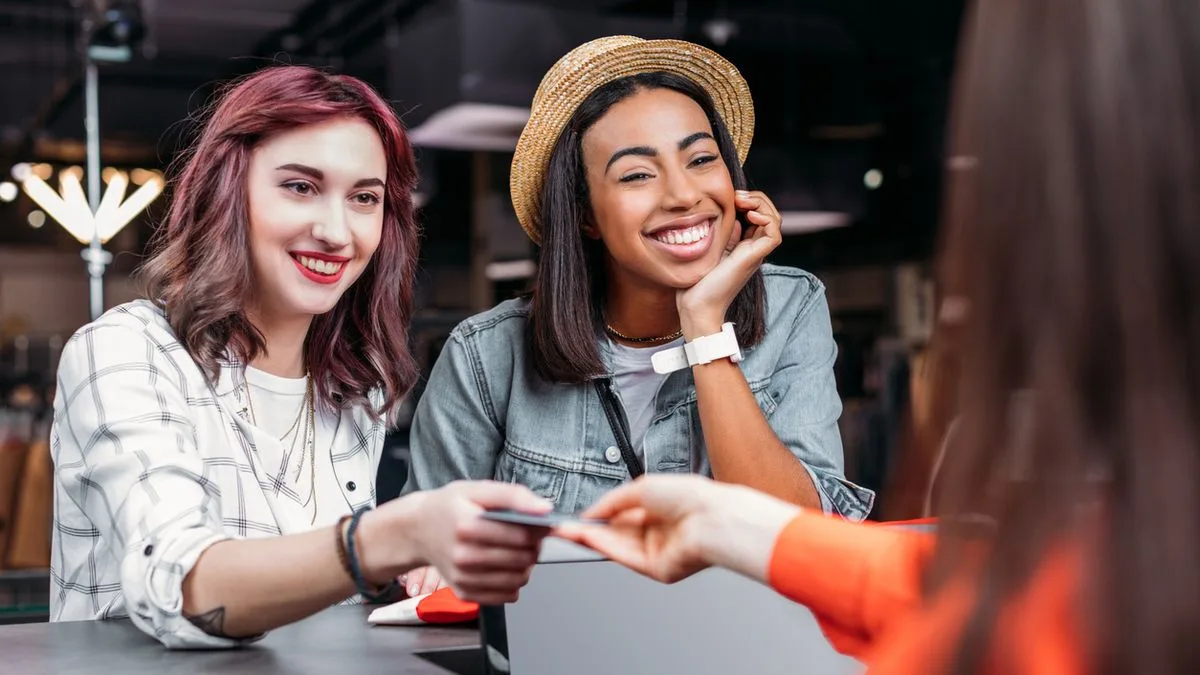 Kundenkarte Treueprogramm Loyality Program Foto iStock LightFieldStudios Kundenkarte Treueprogramm Loyality Program Foto iStock LightFieldStudios