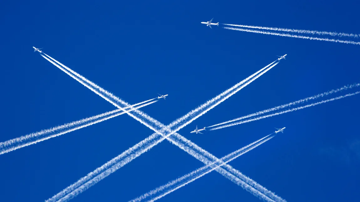ab222c083095-Luftverkehr-Flugzeuge-Himmel-Kondensstreifen-iStock-Helin-Loik-Tomson Luftverkehr Flugzeuge Himmel Kondensstreifen iStock Helin Loik-Tomson.jpg