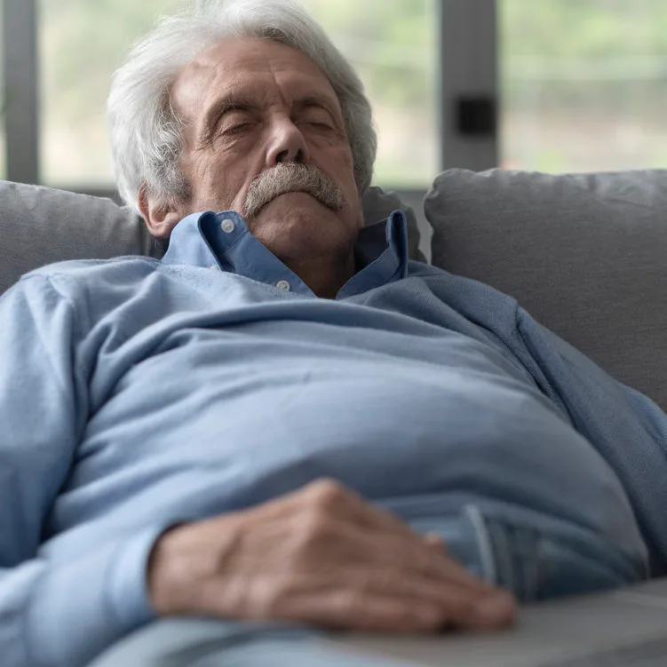 Senior Bewohner schlafen dösen gammeln