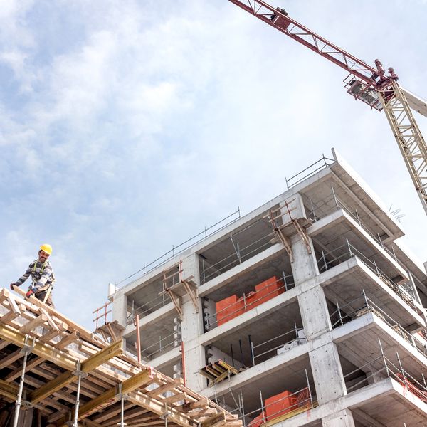 Baustelle Hotelbau Pflegeheim Foto iStock ilkercelik