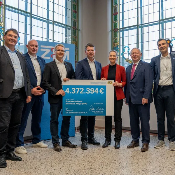 d88167f79b17-Kompetenzcluster-innovative-Pflege-Foto-Christian-Weber-ZTM Kompetenzcluster innovative Pflege Foto Christian Weber ZTM