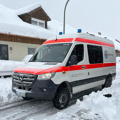 BRK Ambulante Pflege mit Wasserwacht Foto BRK.jpeg
