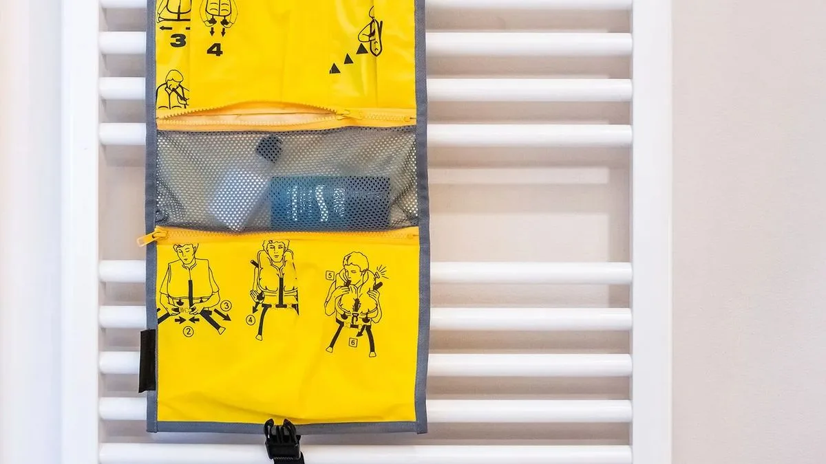 cea7819e5b78-Bag-To-Life-Lufthansa-Kulturbeutel-Foto-LH-Worldshop Bag To Life Lufthansa Kulturbeutel Foto LH Worldshop