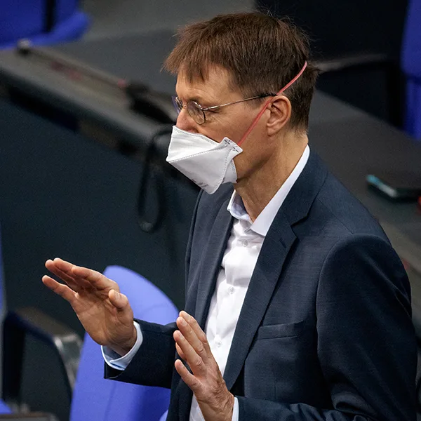 Lauterbach Karl Gesundheitsminister Bundestag SPD Foto Tobias Koch.jpg