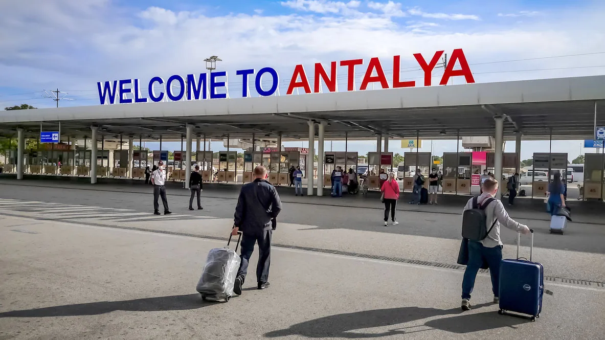 Türkei Antalya Flughafen iStock ioanna_alexa-1290848044 Flughafen Antalya