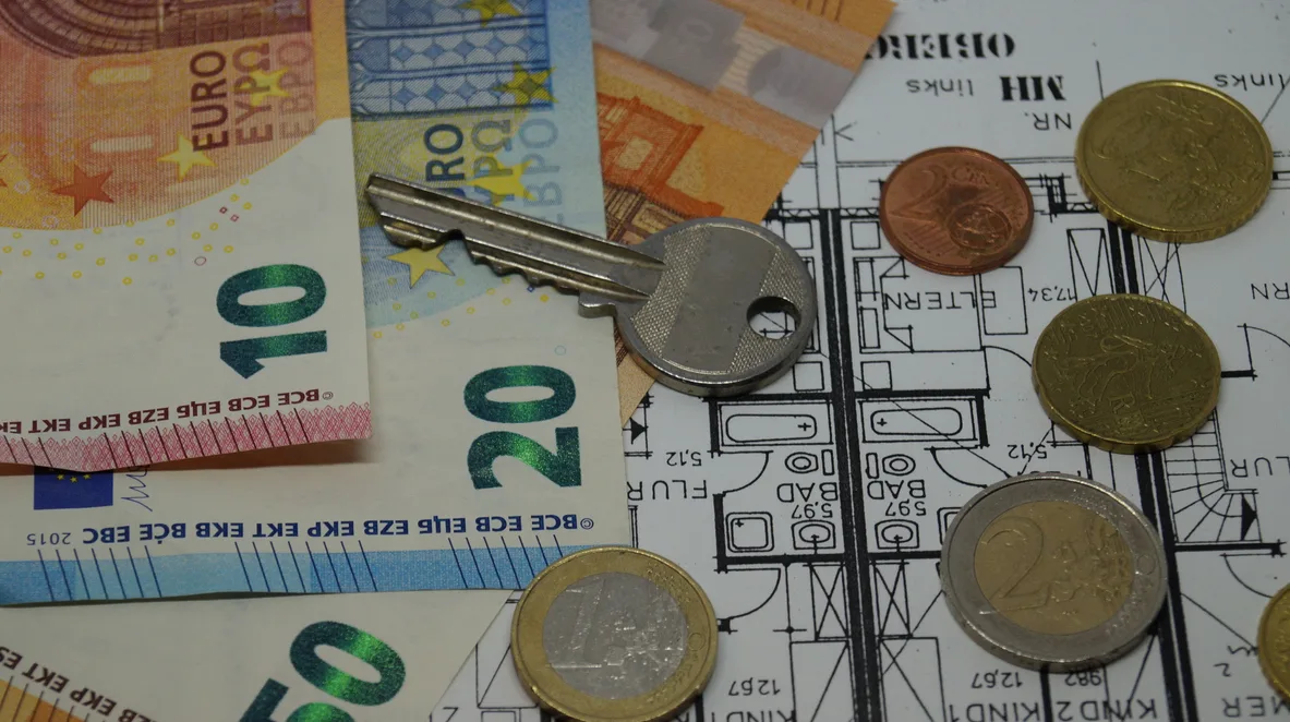 b9c70865bfc7-iStock-841289248 Nebenkosten Energie Geld