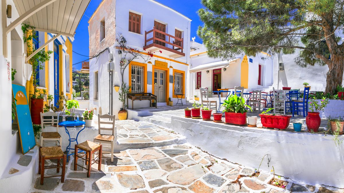 Griechenland Paros Lefkes Foto iStock Free Artist