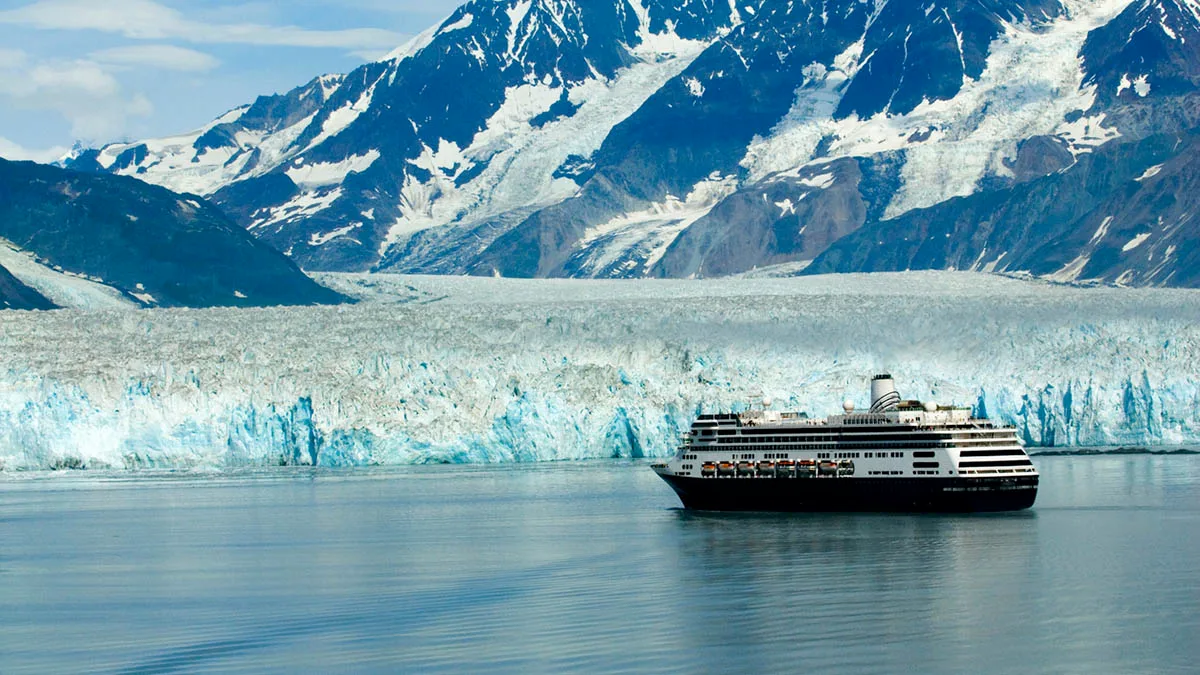 USA Alaska Kreuzfahrtschiff iStock KentWeakley-144324486 Alaska