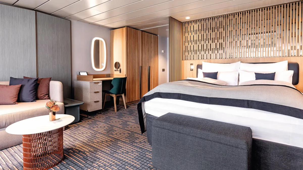 TUI Cruises Mein Schiff Schöne Aussicht Suite Für Upgrades, zum Beispiel in die hier gezeigte Schöne Aussicht Suite, können Gäste von TUI Cruises nun bieten