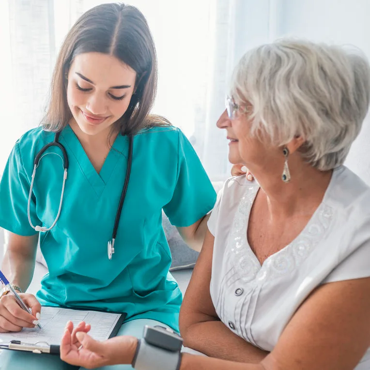 Blutdruckmessen Pflegebegutachtung Krankenpflege