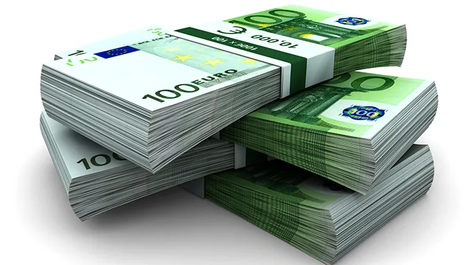 Geld Geldscheine Hunderter Euro Foto iStock tforgo Geld Geldscheine Hunderter Euro Foto iStock tforgo.jpg
