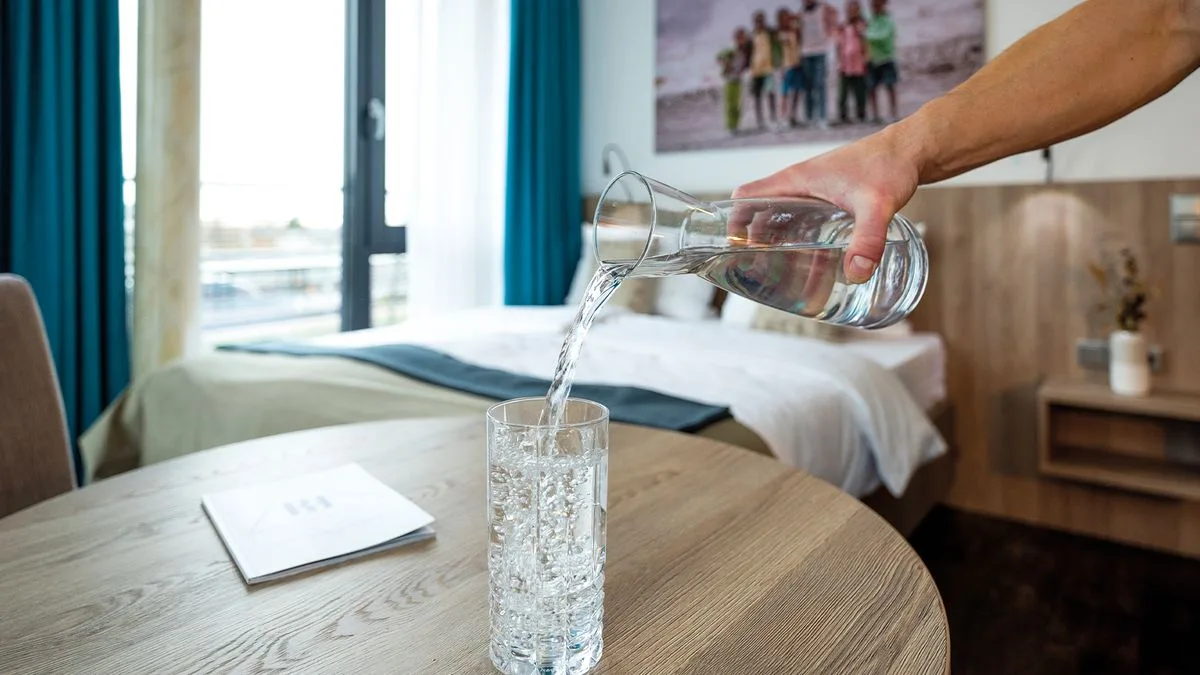 8bf931eb6b0f-Wasser-Wassersparen-Foto-Koncept-Hotels Wasser Wassersparen Foto Koncept Hotels