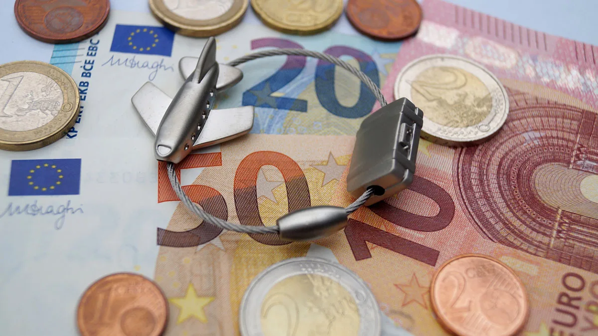 b579b0c8de3a-Reisekosten-Ticketsteuer-Symbolbild-iStock-Andreas-Steidlinger-831463184 Ticketsteuer