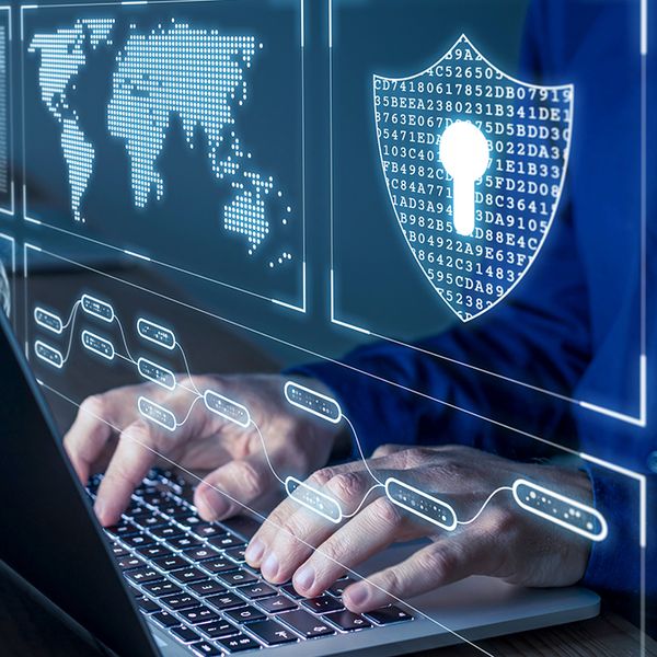 Datenschutz Cyber Sicherheit Quadrat iStock NicoElNino
