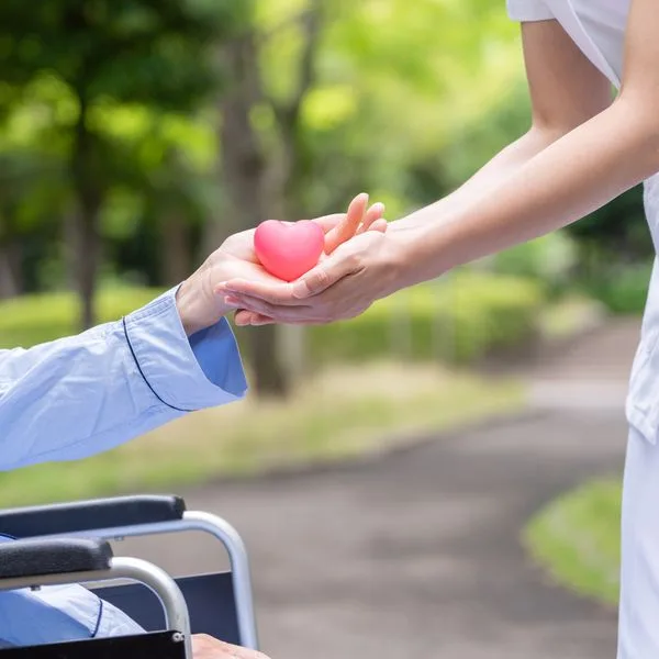 Pflege Pflegedienst Foto iStock itakayuki