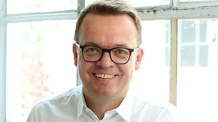 Holzapfel Tim LCC Marketingleiter Foto LCC Holzapfel Tim LCC Marketingleiter Foto LCC.jpg
