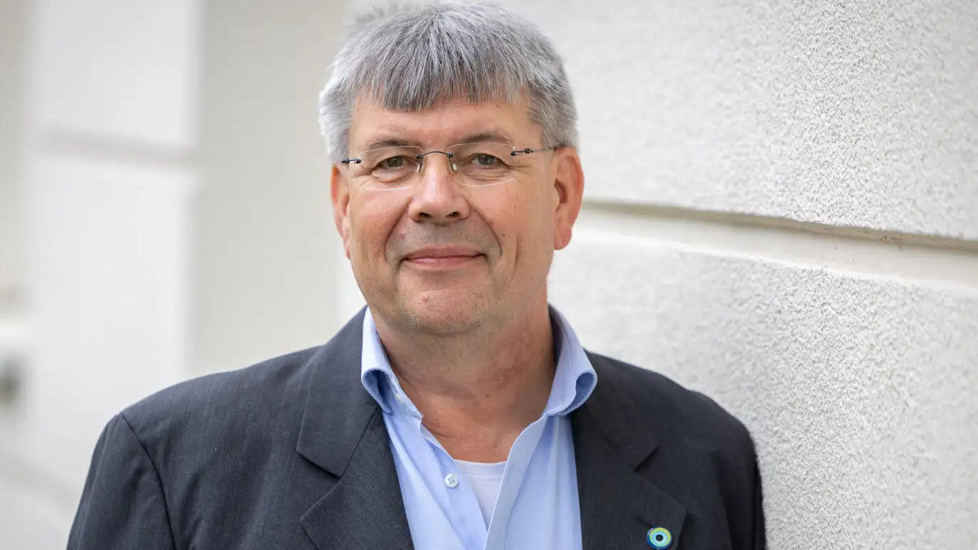 Peter Tackenberg folgt auf Bernadette Klapper, die jetzt Leitende Pflegefachfrau beim Medizinischen Dienst Bund ist