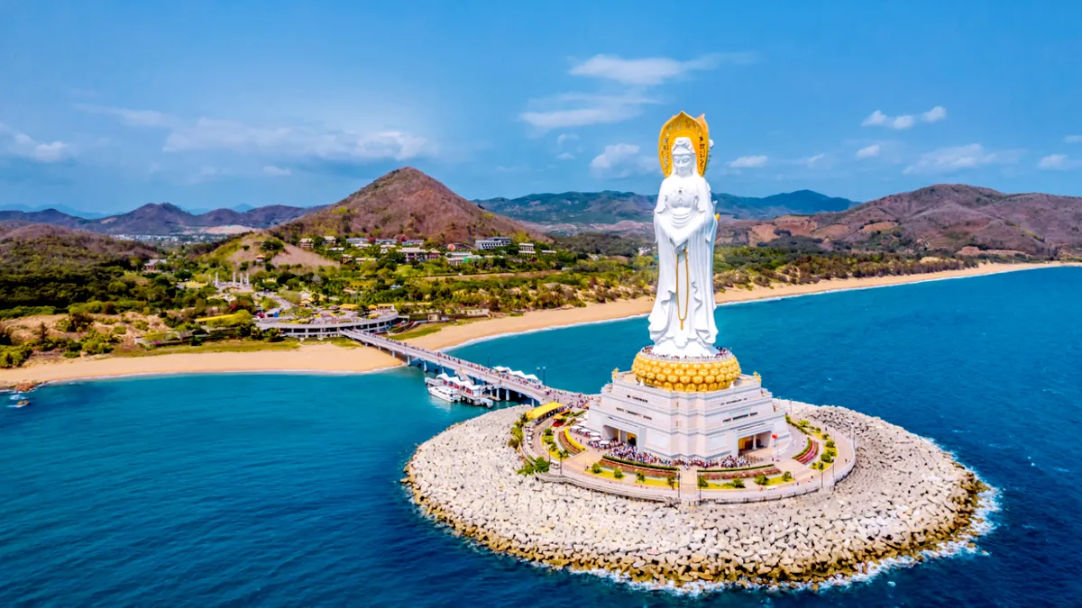 dd6ec85fd132-China-Hainan-Sanya-Guanyin-Figur-iStock-Govan-Zhang China Hainan Sanya Guanyin-Figur iStock Govan Zhang.jpg