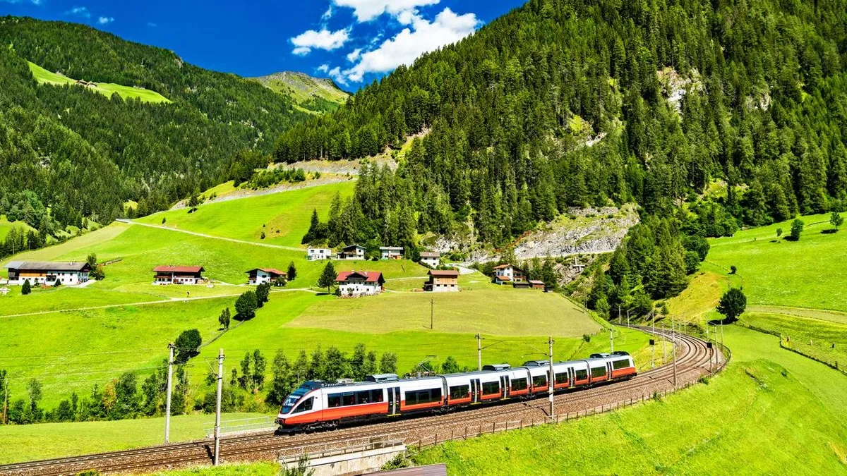 80b792092def-iStock-1279133358-modified-8a4776c7-98d5-433a-a6f7-e1e134ddb22c Österreich Brennerbahn Brenner Zug