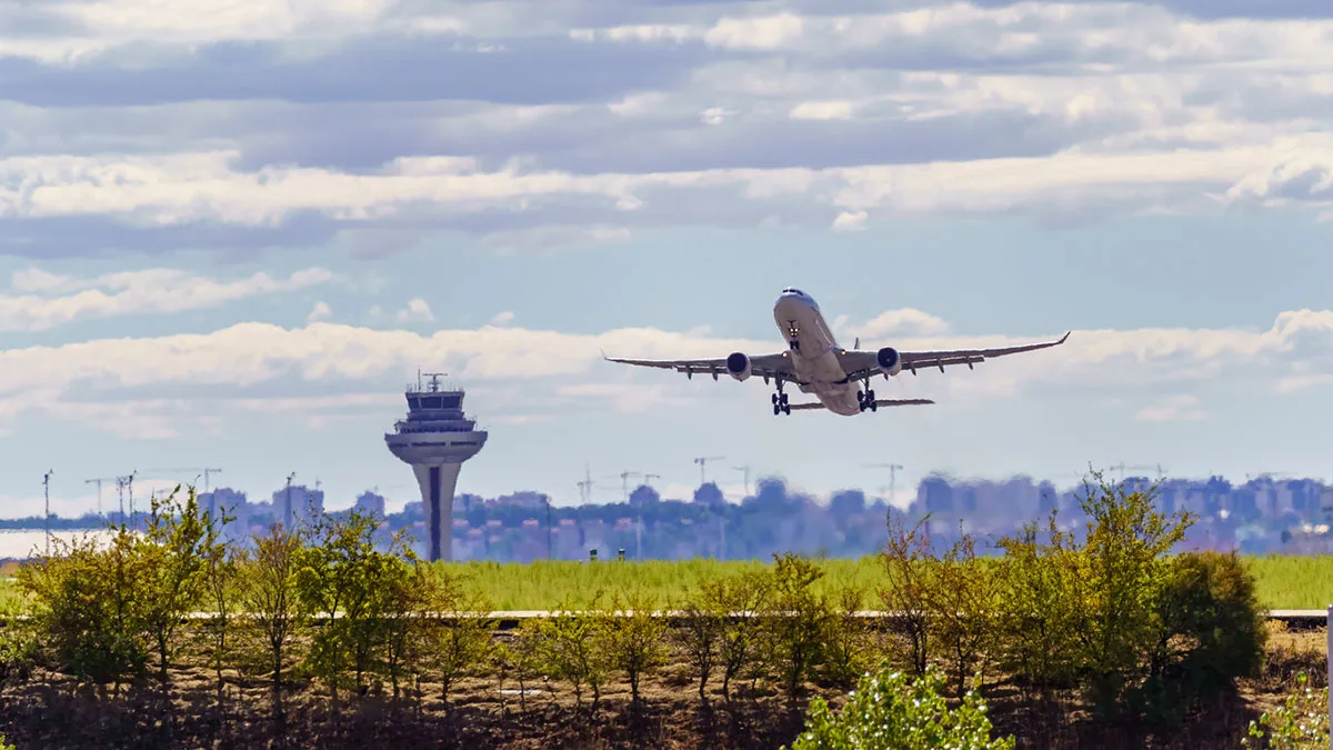 9c8937e56653-Madrid-Barajas-Flughafen-iStock-Jose-Miguel-Sanchez-1432883302 Madrid Flughafen