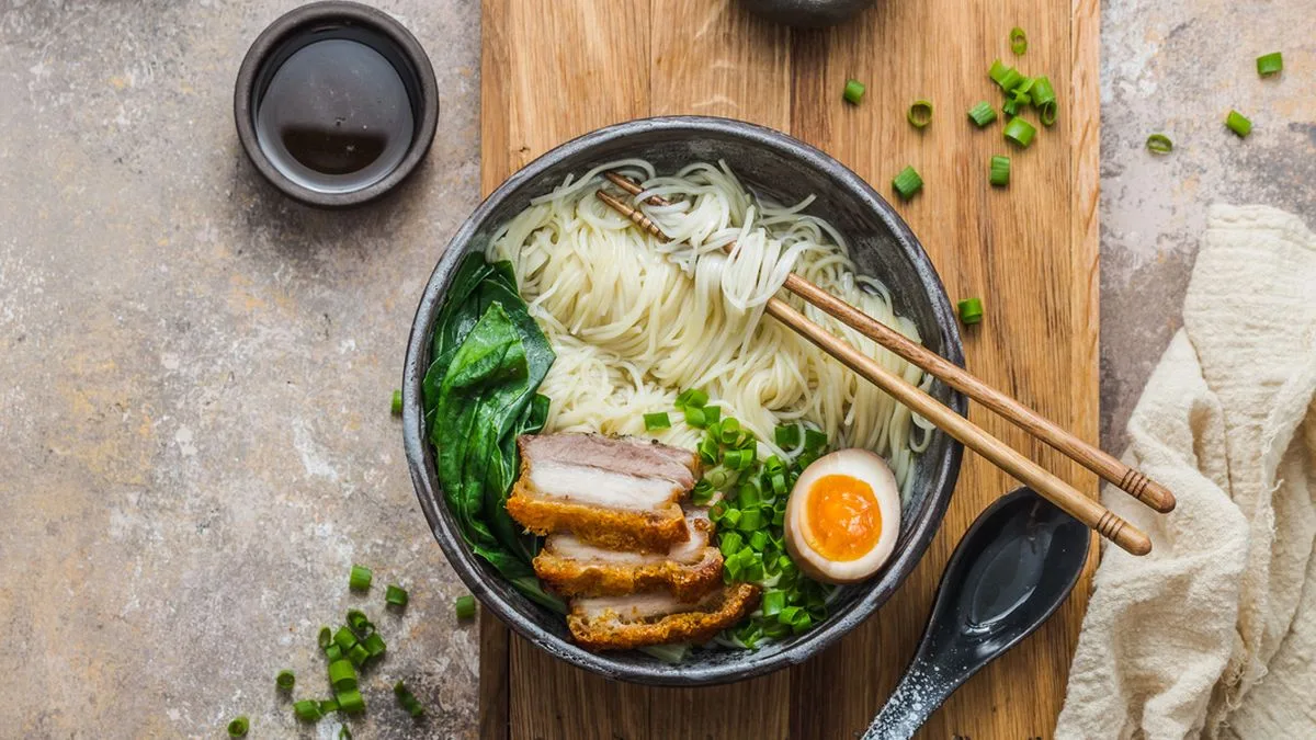6878a49b8008-Japan-Essen-Ramen-Foto-iStock-Fazeful Japan Essen Ramen Foto iStock Fazeful