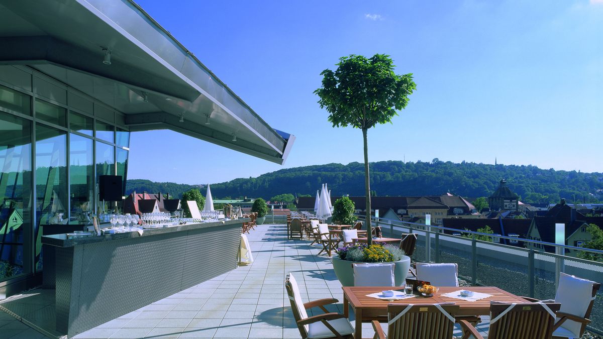 Leonardo Esslingen Terrasse Foto Roland Halbe