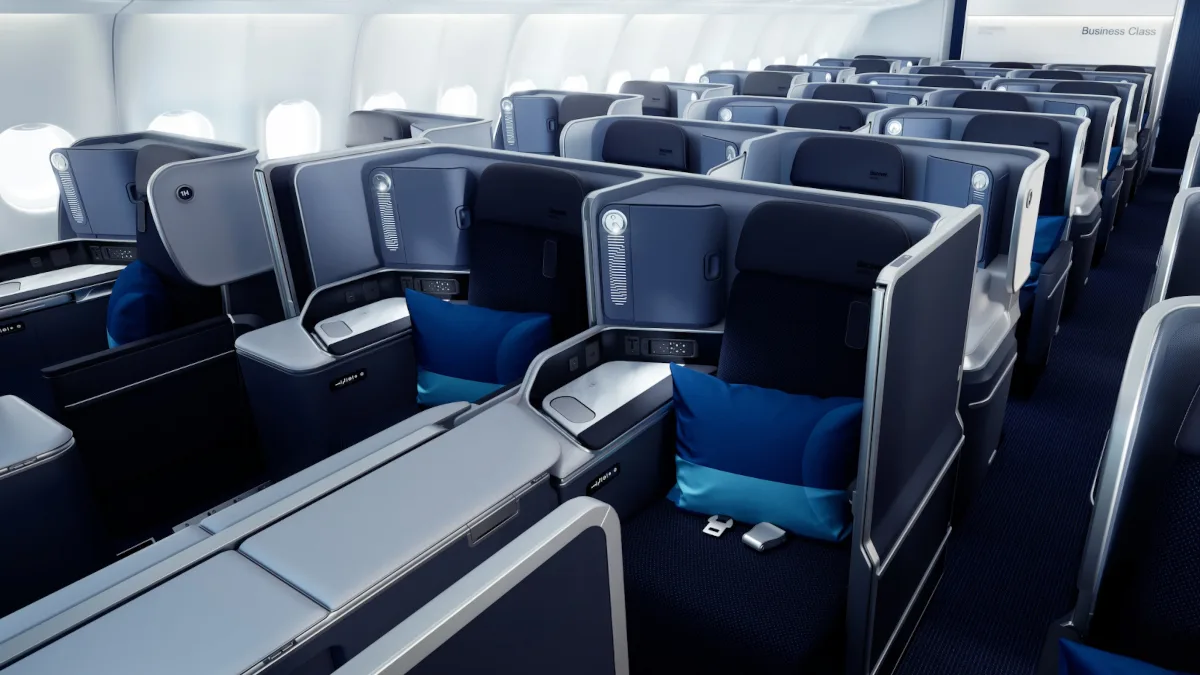 165c3d829eb4-Discover-Airlines-ocean-blue-business-class-1-K2lxpv__wide__1648 Discover Airlines A330 Business Class