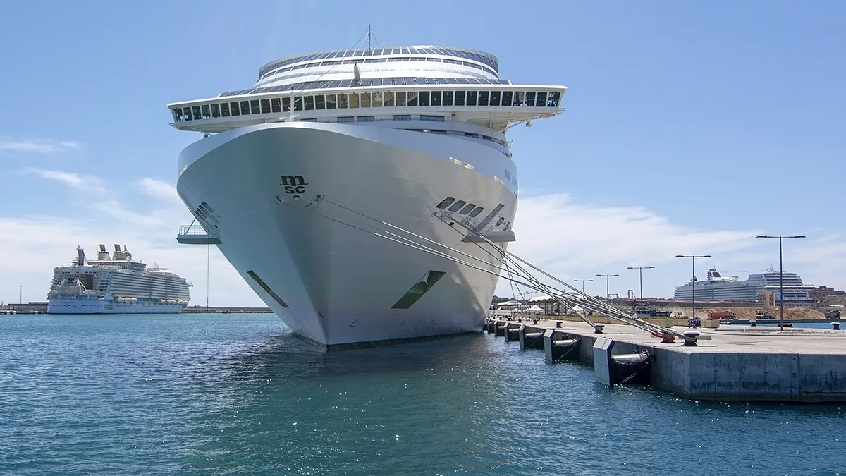 Spanien Mallorca Palma Hafen Kreuzfahrtschiffe Foto iStock Artesia Wells Spanien Mallorca Palma Hafen Kreuzfahrtschiffe Foto iStock Artesia Wells.jpg